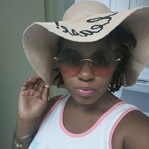 Meet your Posher, Jasmine